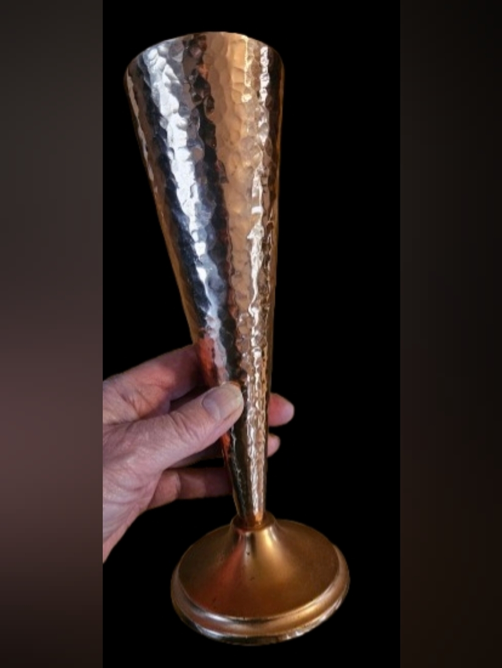 *Vintage HAMMERED COPPER BUD VASE
